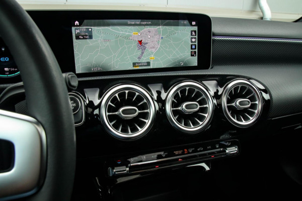Mercedes-Benz A-Klasse 250 e Limousine Launch Sport Edition 8G Automaat 218pk! 1e|Panoramadak|Widescreen|LED|Leder|Burmester|Sfeer