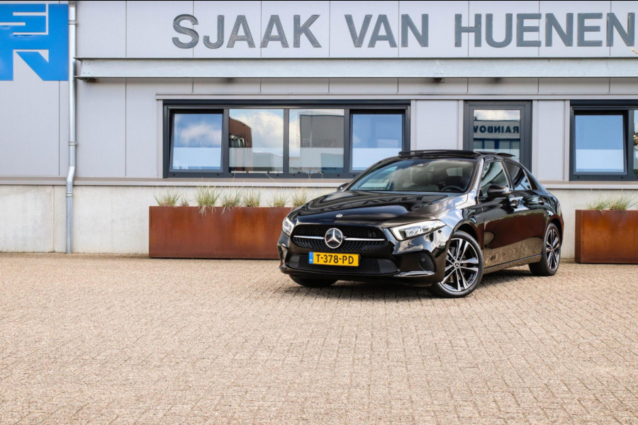 Mercedes-Benz A-Klasse 250 e Limousine Launch Sport Edition 8G Automaat 218pk! 1e|Panoramadak|Widescreen|LED|Leder|Burmester|Sfeer