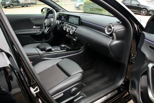 Mercedes-Benz A-Klasse 250 e Limousine Launch Sport Edition 8G Automaat 218pk! 1e|Panoramadak|Widescreen|LED|Leder|Burmester|Sfeer