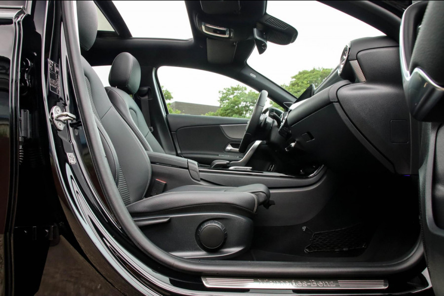 Mercedes-Benz A-Klasse 250 e Limousine Launch Sport Edition 8G Automaat 218pk! 1e|Panoramadak|Widescreen|LED|Leder|Burmester|Sfeer