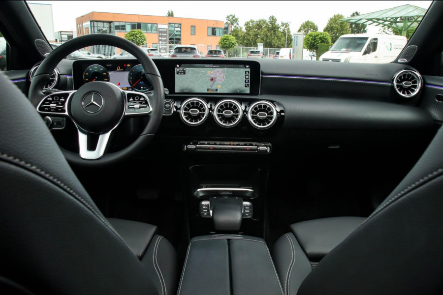 Mercedes-Benz A-Klasse 250 e Limousine Launch Sport Edition 8G Automaat 218pk! 1e|Panoramadak|Widescreen|LED|Leder|Burmester|Sfeer