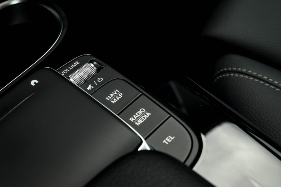 Mercedes-Benz A-Klasse 250 e Limousine Launch Sport Edition 8G Automaat 218pk! 1e|Panoramadak|Widescreen|LED|Leder|Burmester|Sfeer