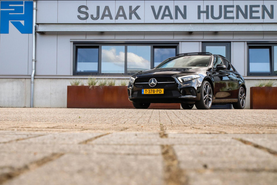 Mercedes-Benz A-Klasse 250 e Limousine Launch Sport Edition 8G Automaat 218pk! 1e|Panoramadak|Widescreen|LED|Leder|Burmester|Sfeer
