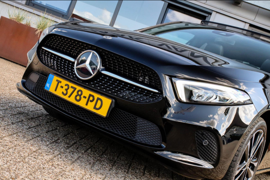 Mercedes-Benz A-Klasse 250 e Limousine Launch Sport Edition 8G Automaat 218pk! 1e|Panoramadak|Widescreen|LED|Leder|Burmester|Sfeer