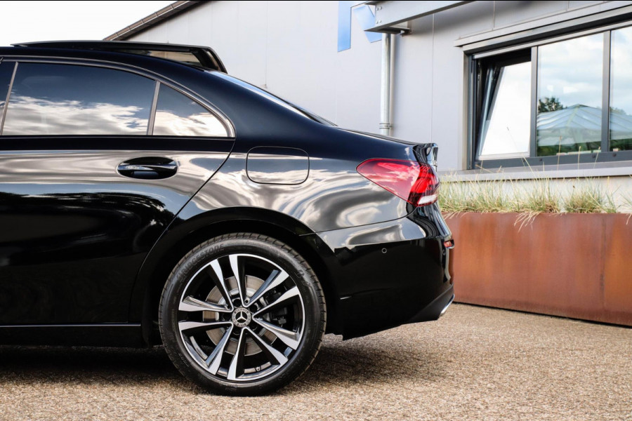 Mercedes-Benz A-Klasse 250 e Limousine Launch Sport Edition 8G Automaat 218pk! 1e|Panoramadak|Widescreen|LED|Leder|Burmester|Sfeer