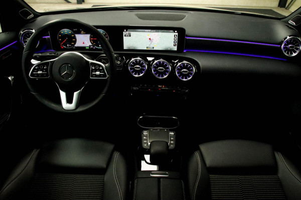 Mercedes-Benz A-Klasse 250 e Limousine Launch Sport Edition 8G Automaat 218pk! 1e|Panoramadak|Widescreen|LED|Leder|Burmester|Sfeer