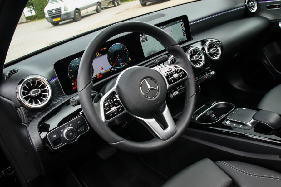 Mercedes-Benz A-Klasse 250 e Limousine Launch Sport Edition 8G Automaat 218pk! 1e|Panoramadak|Widescreen|LED|Leder|Burmester|Sfeer