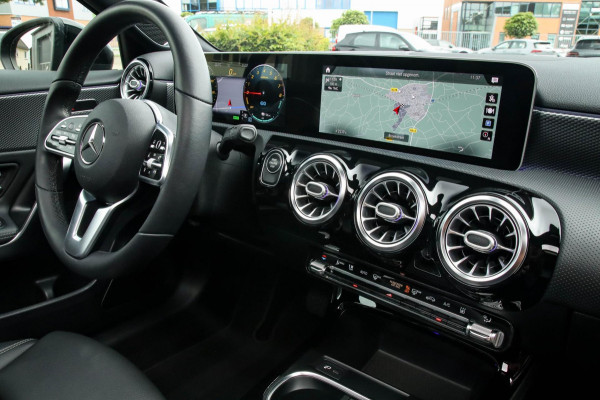 Mercedes-Benz A-Klasse 250 e Limousine Launch Sport Edition 8G Automaat 218pk! 1e|Panoramadak|Widescreen|LED|Leder|Burmester|Sfeer