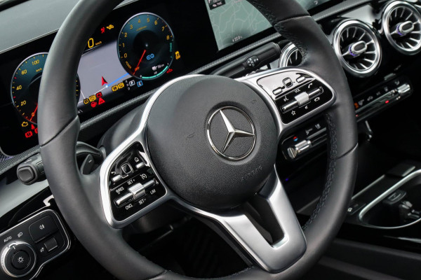 Mercedes-Benz A-Klasse 250 e Limousine Launch Sport Edition 8G Automaat 218pk! 1e|Panoramadak|Widescreen|LED|Leder|Burmester|Sfeer