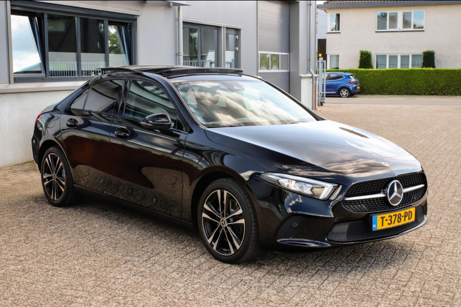 Mercedes-Benz A-Klasse 250 e Limousine Launch Sport Edition 8G Automaat 218pk! 1e|Panoramadak|Widescreen|LED|Leder|Burmester|Sfeer