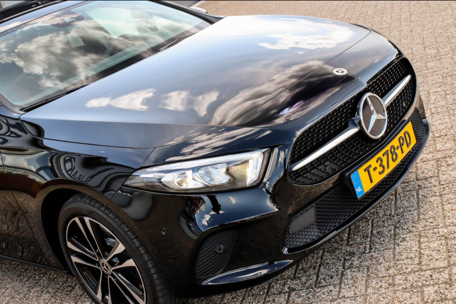 Mercedes-Benz A-Klasse 250 e Limousine Launch Sport Edition 8G Automaat 218pk! 1e|Panoramadak|Widescreen|LED|Leder|Burmester|Sfeer