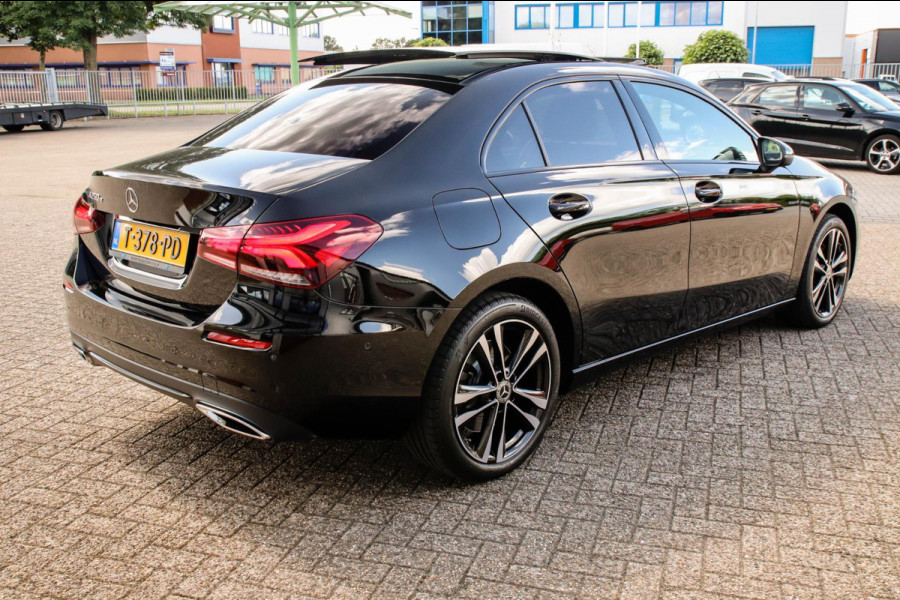 Mercedes-Benz A-Klasse 250 e Limousine Launch Sport Edition 8G Automaat 218pk! 1e|Panoramadak|Widescreen|LED|Leder|Burmester|Sfeer
