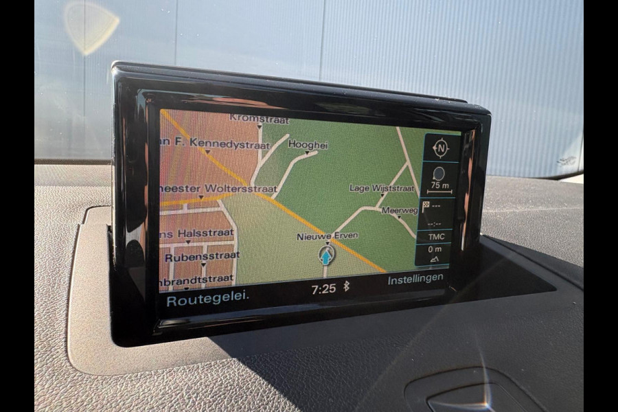 Audi A1 Sportback 95PK TFSI Pro Line Bi-Tone/Navigatie/Bluetooth/Cruise-control