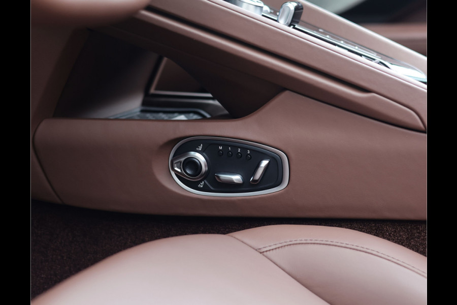 Aston Martin DB12 Volante 4.0 V8