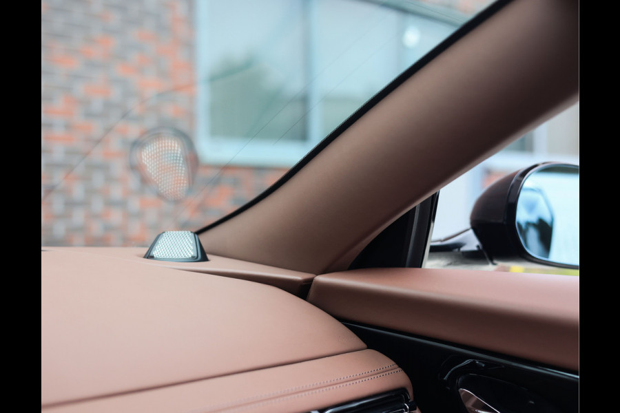 Aston Martin DB12 Volante 4.0 V8