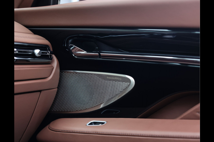 Aston Martin DB12 Volante 4.0 V8