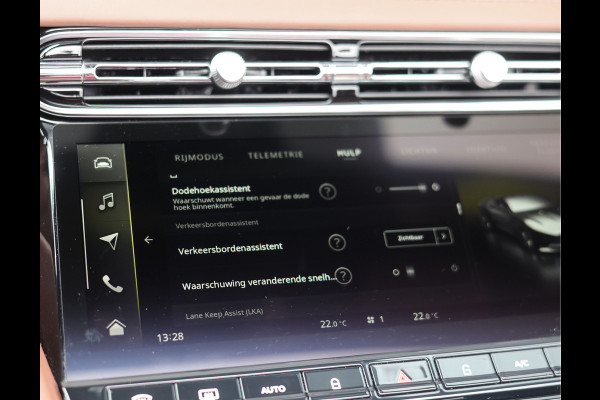 Aston Martin DB12 Volante 4.0 V8