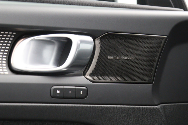 Volvo XC40 211 PK 1.5 T4 Recharge R-Design PHEV, Panoramadak, Harman/Kardon, Memory