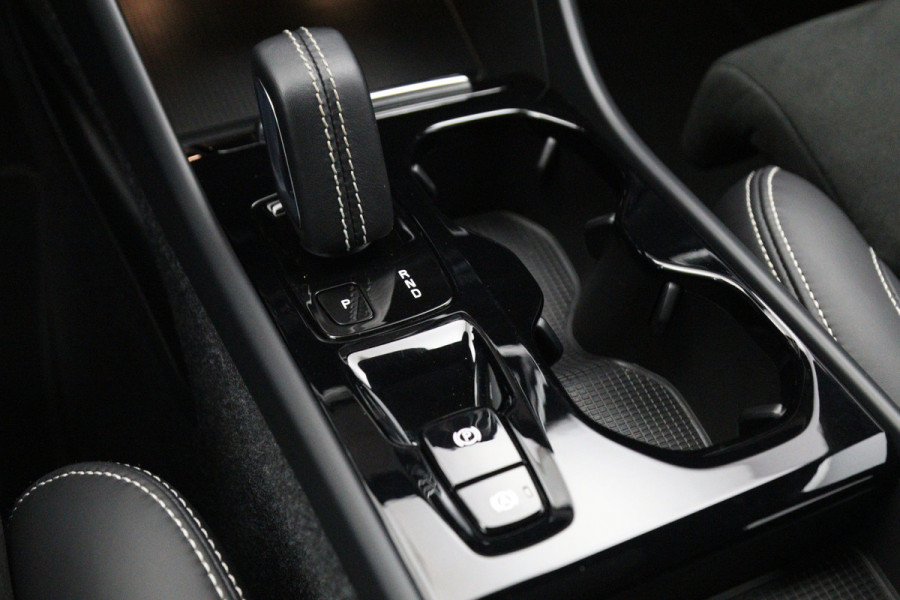 Volvo XC40 211 PK 1.5 T4 Recharge R-Design PHEV, Panoramadak, Harman/Kardon, Memory