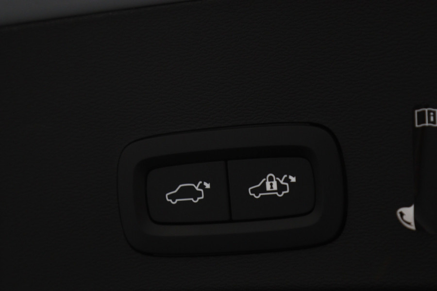 Volvo XC40 211 PK 1.5 T4 Recharge R-Design PHEV, Panoramadak, Harman/Kardon, Memory