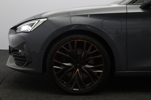 CUPRA Leon Sportstourer 1.4 e-Hybrid 245 PK VZ Copper Edition PHEV, Trekhaak, Adap. Cruise Control, Memory