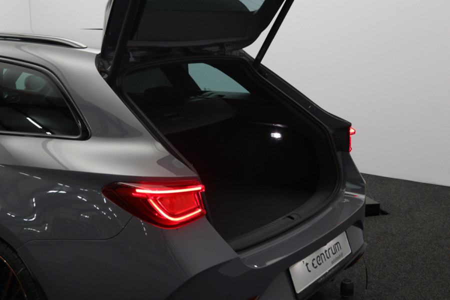 CUPRA Leon Sportstourer 1.4 e-Hybrid 245 PK VZ Copper Edition PHEV, Trekhaak, Adap. Cruise Control, Memory