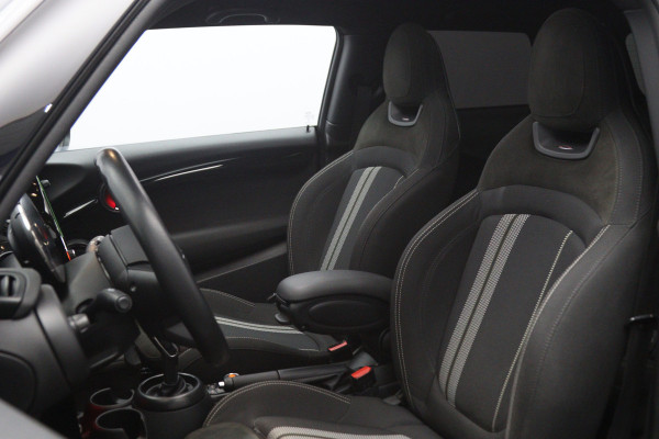 MINI 3-deurs 1.5 Cooper 136 PK Automaat John Cooper Works, Panoramadak, Stoelverwarming, Cruise Control