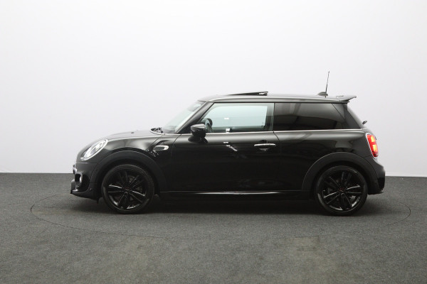 MINI 3-deurs 1.5 Cooper 136 PK Automaat John Cooper Works, Panoramadak, Stoelverwarming, Cruise Control