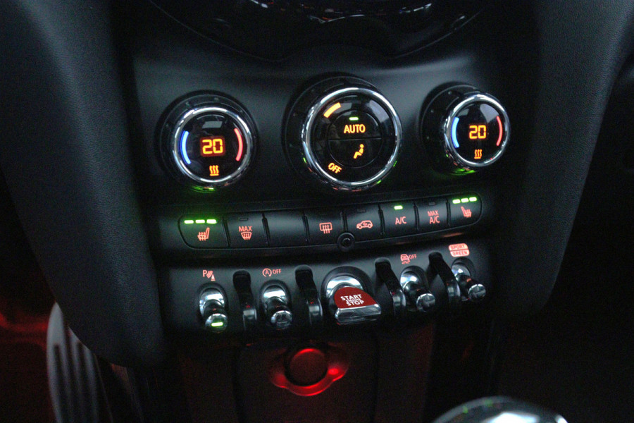 MINI 3-deurs 1.5 Cooper 136 PK Automaat John Cooper Works, Panoramadak, Stoelverwarming, Cruise Control