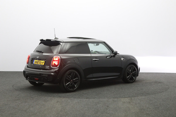 MINI 3-deurs 1.5 Cooper 136 PK Automaat John Cooper Works, Panoramadak, Stoelverwarming, Cruise Control
