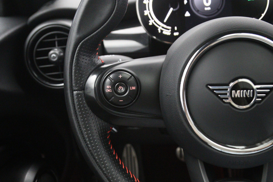 MINI 3-deurs 1.5 Cooper 136 PK Automaat John Cooper Works, Panoramadak, Stoelverwarming, Cruise Control