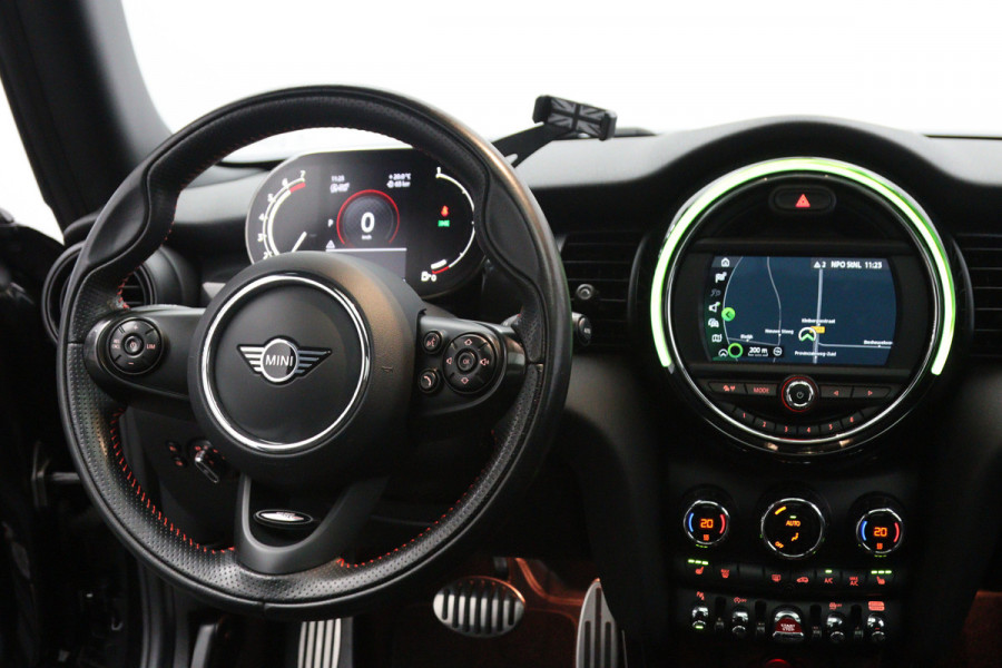 MINI 3-deurs 1.5 Cooper 136 PK Automaat John Cooper Works, Panoramadak, Stoelverwarming, Cruise Control
