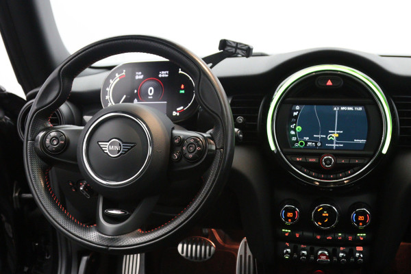 MINI 3-deurs 1.5 Cooper 136 PK Automaat John Cooper Works, Panoramadak, Stoelverwarming, Cruise Control
