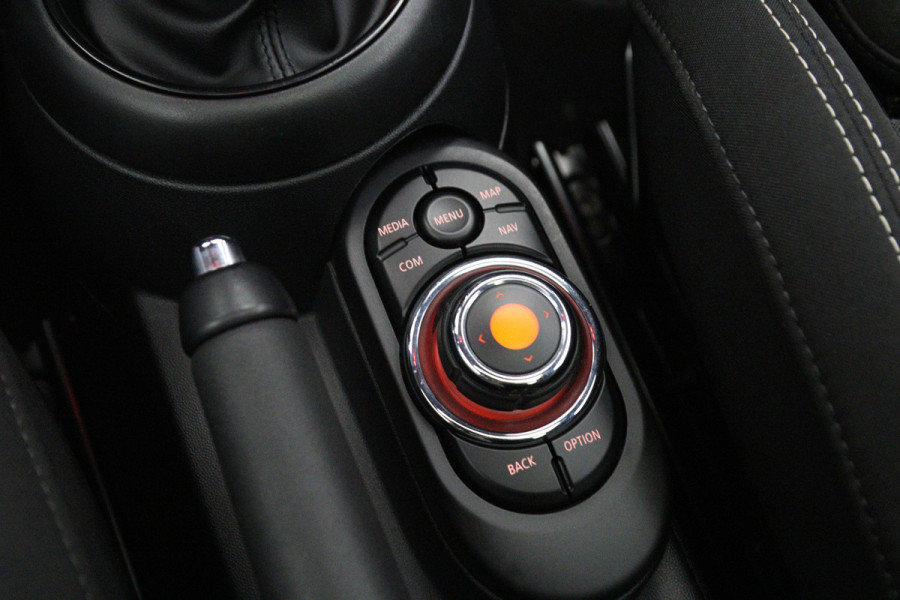 MINI 3-deurs 1.5 Cooper 136 PK Automaat John Cooper Works, Panoramadak, Stoelverwarming, Cruise Control