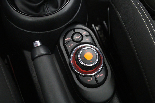 MINI 3-deurs 1.5 Cooper 136 PK Automaat John Cooper Works, Panoramadak, Stoelverwarming, Cruise Control
