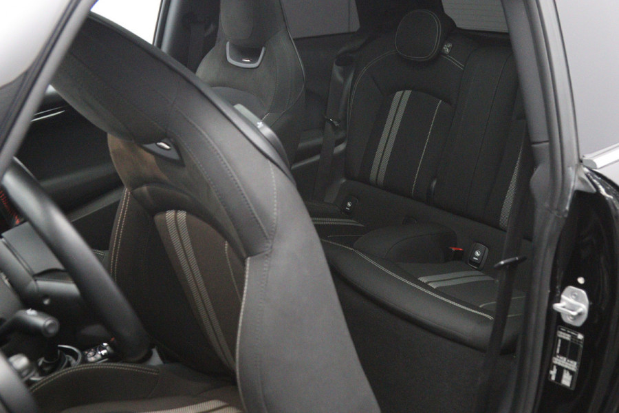 MINI 3-deurs 1.5 Cooper 136 PK Automaat John Cooper Works, Panoramadak, Stoelverwarming, Cruise Control