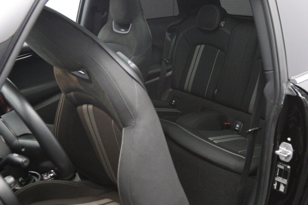 MINI 3-deurs 1.5 Cooper 136 PK Automaat John Cooper Works, Panoramadak, Stoelverwarming, Cruise Control