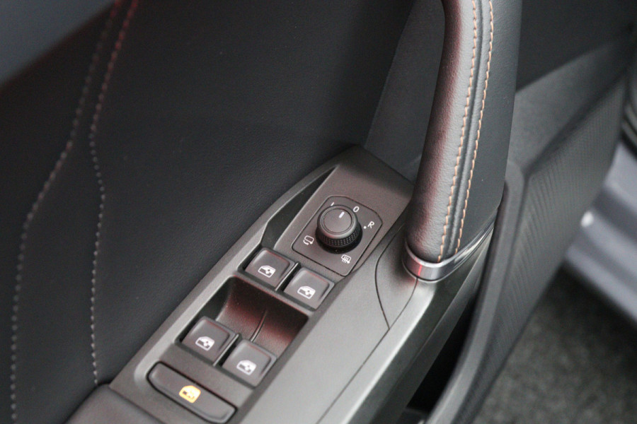 CUPRA Leon Sportstourer 245 PK 1.4 e-Hybrid VZ Copper Edition PHEV, Adap. Cruise Control, Stuur- & Stoelverwarming, BEATS Audio