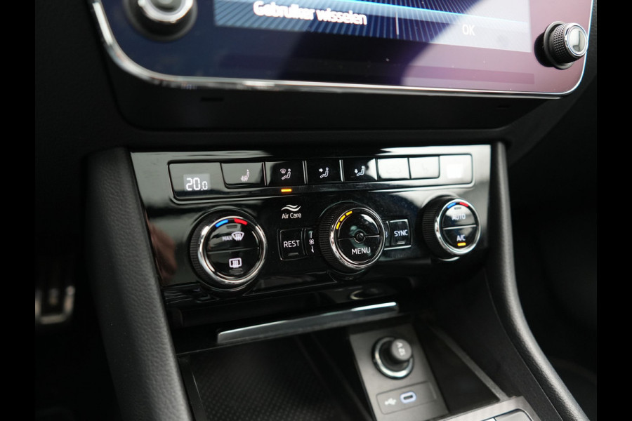 Škoda Superb Combi 1.4 TSI iV Sportline PHEV 218pk Dealer O.H | Panodak | Adaptive Cruise | Camera | Crystal LED | Alcantara Sportstoelen Memory & Verwarmd | Keyless | Apple Carplay | Virtual | Navigatie | DAB | 19"L.M |