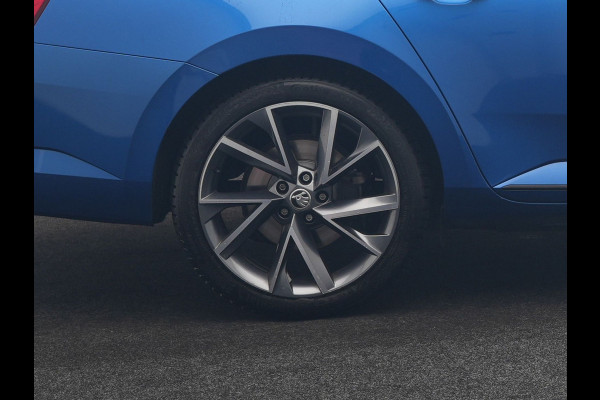 Škoda Superb Combi 1.4 TSI iV Sportline PHEV 218pk Dealer O.H | Panodak | Adaptive Cruise | Camera | Crystal LED | Alcantara Sportstoelen Memory & Verwarmd | Keyless | Apple Carplay | Virtual | Navigatie | DAB | 19"L.M |