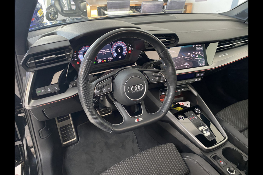 Audi A3 Sportback 35 TFSI S edition Panoramadak / B&O soundsystem /