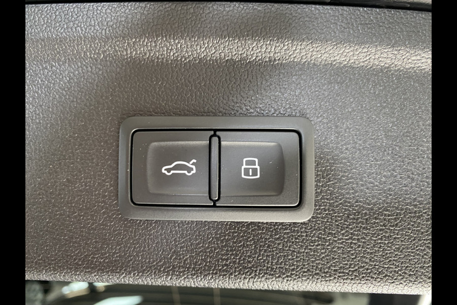 Audi A3 Sportback 35 TFSI S edition Panoramadak / B&O soundsystem /