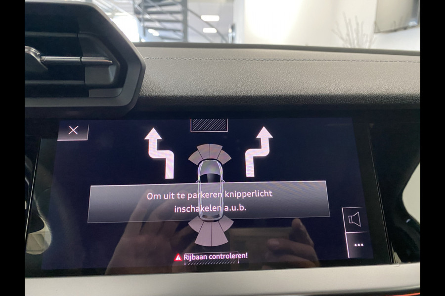 Audi A3 Sportback 35 TFSI S edition Panoramadak / B&O soundsystem /