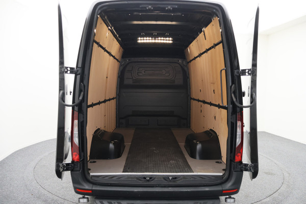 Mercedes-Benz Sprinter 519 CDI Automaat L2H2 Leer, Luchtvering, 360° Camera, ACC, Trekhaak, LED, Dubbel lucht, N1