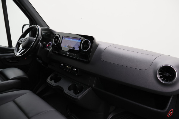Mercedes-Benz Sprinter 519 CDI Automaat L2H2 Leer, Luchtvering, 360° Camera, ACC, Trekhaak, LED, Dubbel lucht, N1