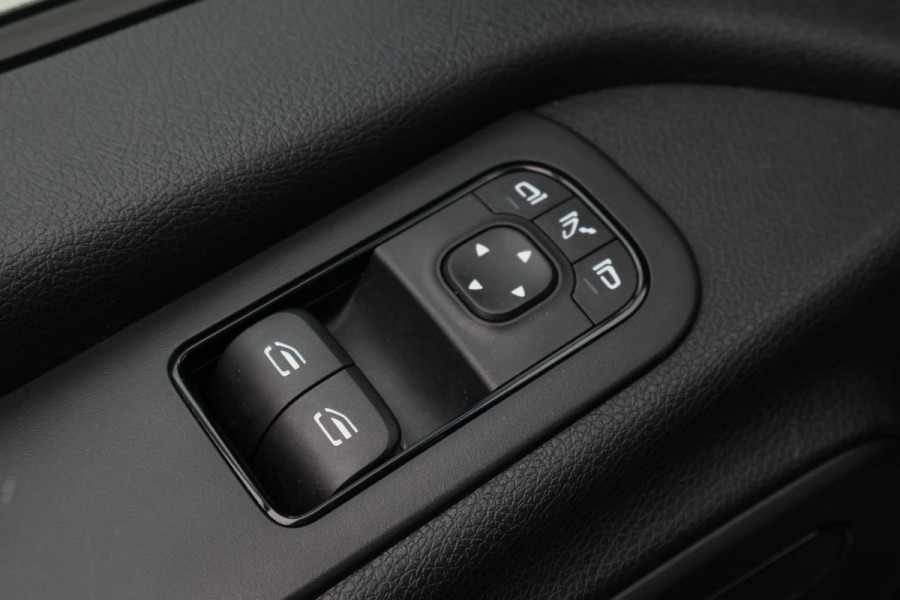 Mercedes-Benz Sprinter 519 CDI Automaat L2H2 Leer, Luchtvering, 360° Camera, ACC, Trekhaak, LED, Dubbel lucht, N1