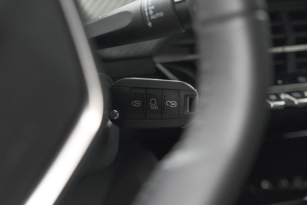 Peugeot 2008 PureTech 100 Allure | Apple Carplay | Parkeersensoren | Climate Control | Cruise Control