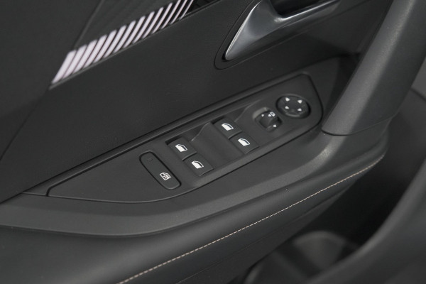 Peugeot 2008 PureTech 100 Allure | Apple Carplay | Parkeersensoren | Climate Control | Cruise Control
