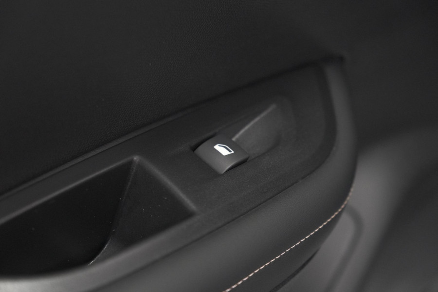 Peugeot 2008 PureTech 100 Allure | Apple Carplay | Parkeersensoren | Climate Control | Cruise Control