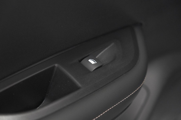 Peugeot 2008 PureTech 100 Allure | Apple Carplay | Parkeersensoren | Climate Control | Cruise Control